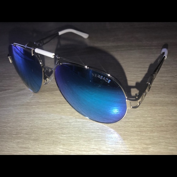 Versace Accessories - NWOT💙VERSACE Wire Aviator Sunglasses💙